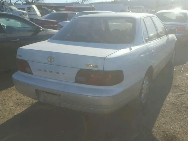 JT2BF12K8T0138605 - 1996 TOYOTA CAMRY LE WHITE photo 4