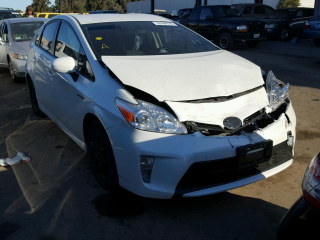 JTDKN3DU5F1992325 - 2015 TOYOTA PRIUS WHITE photo 1