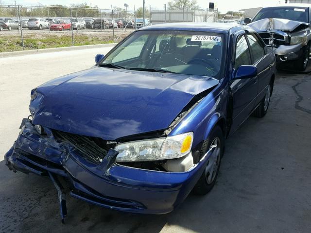 JT2BG22K1Y0494761 - 2000 TOYOTA CAMRY CE BLUE photo 2