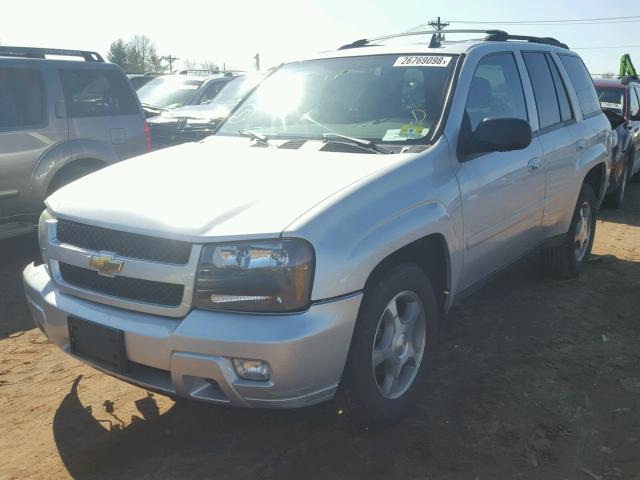 1GNDT33S792127943 - 2009 CHEVROLET TRAILBLAZE SILVER photo 2