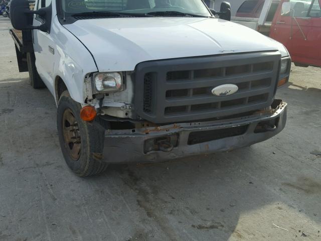 1FTNF20565EB76458 - 2005 FORD F250 SUPER WHITE photo 9