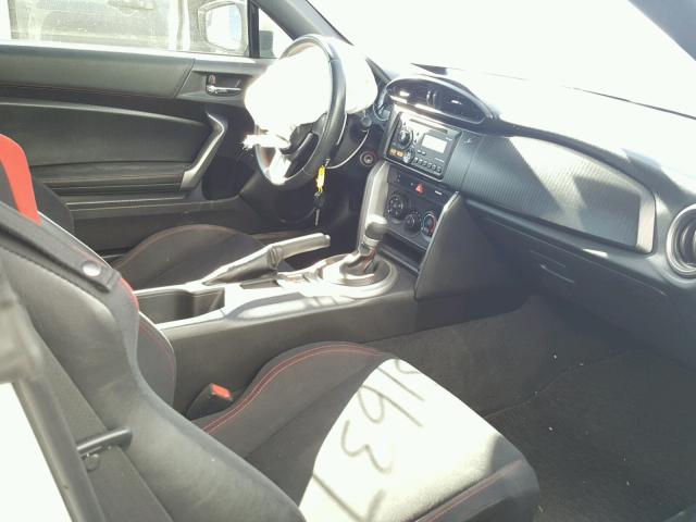 JF1ZNAA12D2710717 - 2013 TOYOTA SCION FR-S თეთრი ფოტო 5