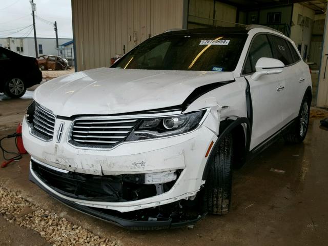 2LMTJ6LRXGBL84613 - 2016 LINCOLN MKX RESERV WHITE photo 2