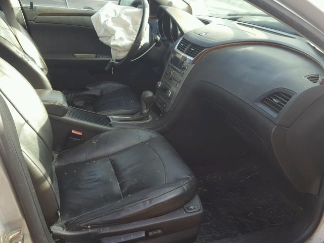 1G1ZE5EU1BF362624 - 2011 CHEVROLET MALIBU LTZ Gümüş foto 5