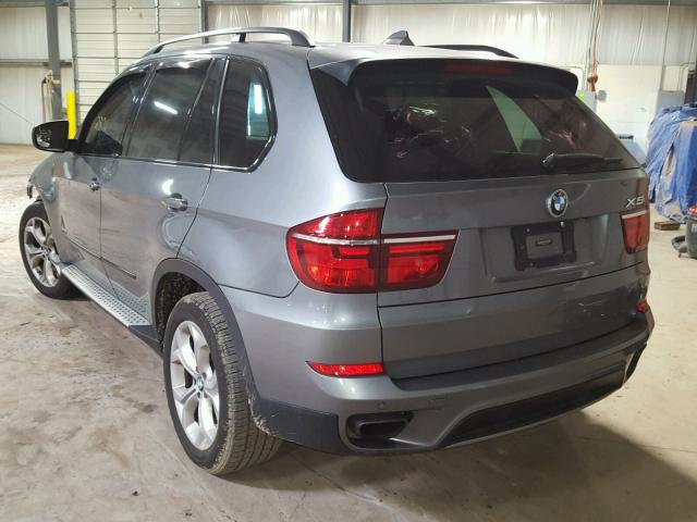 5UXZV8C50DL892560 - 2013 BMW X5 XDRIVE5 ნაცრისფერი ფოტო 3
