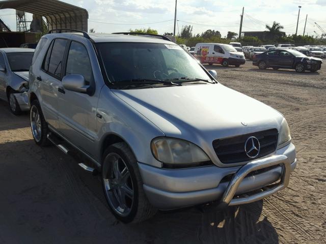 4JGAB72E6XA125147 - 1999 MERCEDES-BENZ ML 430 SILVER photo 1