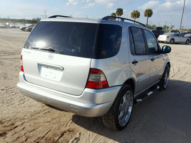 4JGAB72E6XA125147 - 1999 MERCEDES-BENZ ML 430 SILVER photo 4