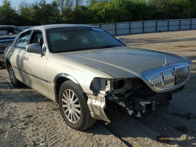 1LNHM81W44Y630972 - 2004 LINCOLN TOWN CAR E BEIGE photo 1