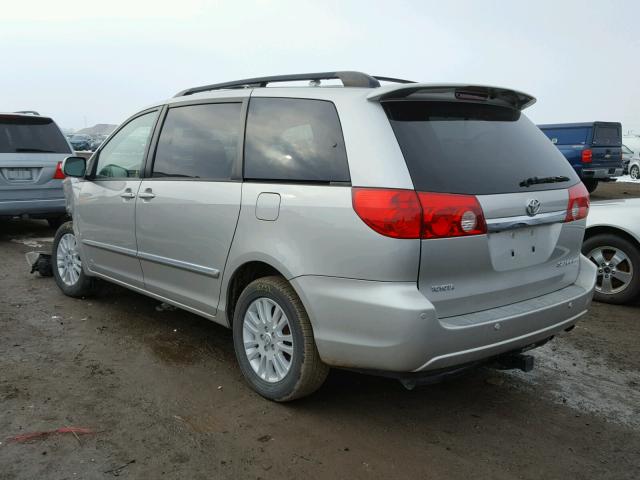 5TDBK22C78S011527 - 2008 TOYOTA SIENNA XLE SILVER photo 3