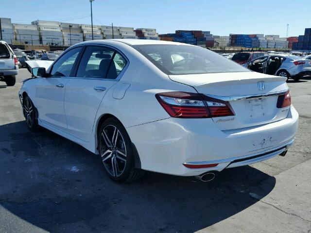 1HGCR2F54HA289022 - 2017 HONDA ACCORD SPO WHITE photo 3