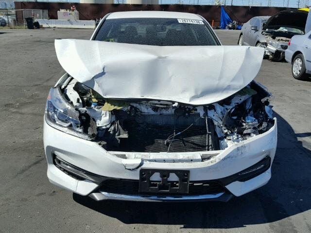 1HGCR2F54HA289022 - 2017 HONDA ACCORD SPO WHITE photo 9