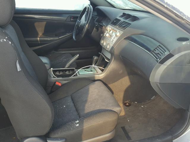 4T1CA38P84U005907 - 2004 TOYOTA CAMRY SOLA SILVER photo 5