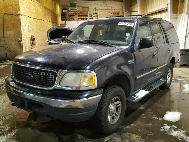 1FMRU1661YLB36818 - 2000 FORD EXPEDITION BLACK photo 2