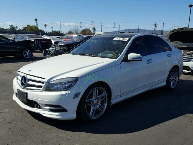 WDDGF5EB7BR175242 - 2011 MERCEDES-BENZ C 300 WHITE photo 2