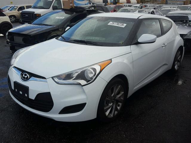 KMHTC6ADXGU293395 - 2016 HYUNDAI VELOSTER B WHITE photo 2