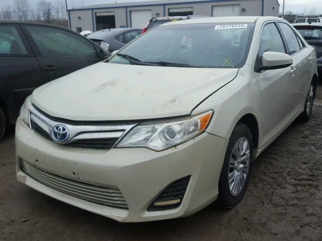 4T1BD1FKXCU017389 - 2012 TOYOTA CAMRY HYBR CREAM photo 2