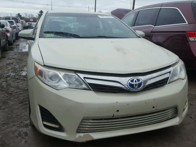 4T1BD1FKXCU017389 - 2012 TOYOTA CAMRY HYBR CREAM photo 9