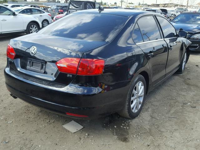 3VWD17AJ9EM422476 - 2014 VOLKSWAGEN JETTA SE BLACK photo 4