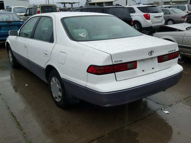 JT2BG22K5X0380325 - 1999 TOYOTA CAMRY LE WHITE photo 3