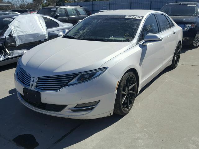 3LN6L2LU7FR601020 - 2015 LINCOLN MKZ HYBRID WHITE photo 2