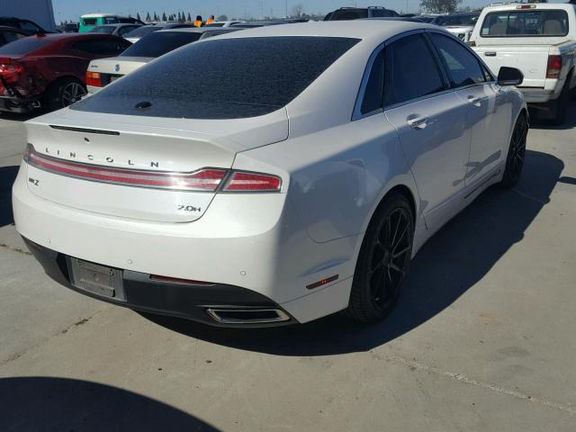 3LN6L2LU7FR601020 - 2015 LINCOLN MKZ HYBRID WHITE photo 4