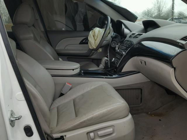 2HNYD28889H505946 - 2009 ACURA MDX SPORT WHITE photo 5