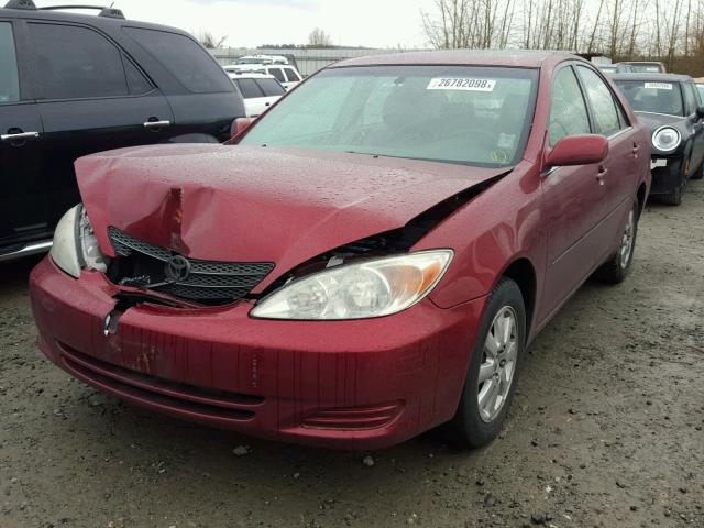 JTDBE32K020108860 - 2002 TOYOTA CAMRY LE RED photo 2