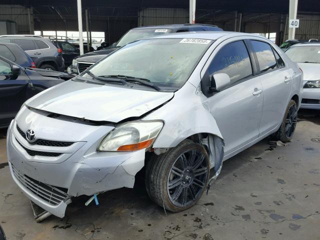 JTDBT923471107925 - 2007 TOYOTA YARIS SILVER photo 2