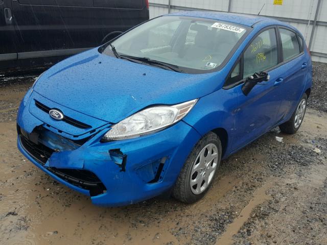 3FADP4EJXDM103375 - 2013 FORD FIESTA SE BLUE photo 2