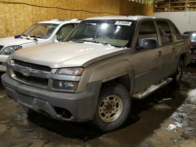 3GNGK23G32G216847 - 2002 CHEVROLET AVALANCHE GOLD photo 2