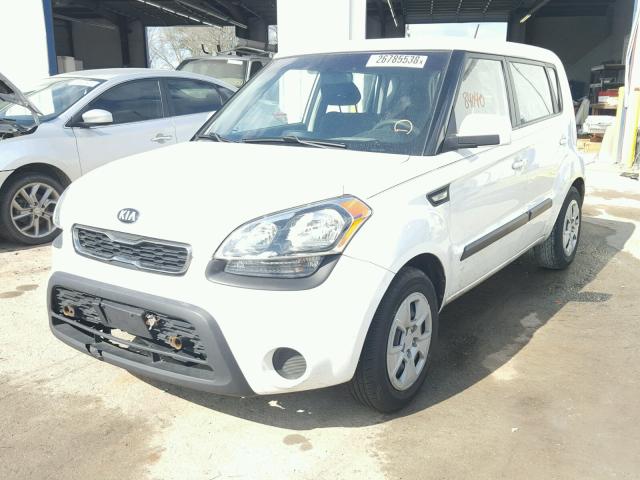 KNDJT2A52D7544319 - 2013 KIA SOUL WHITE photo 2