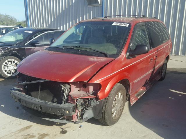 2A8GP64L66R608596 - 2006 CHRYSLER TOWN & COU RED photo 2