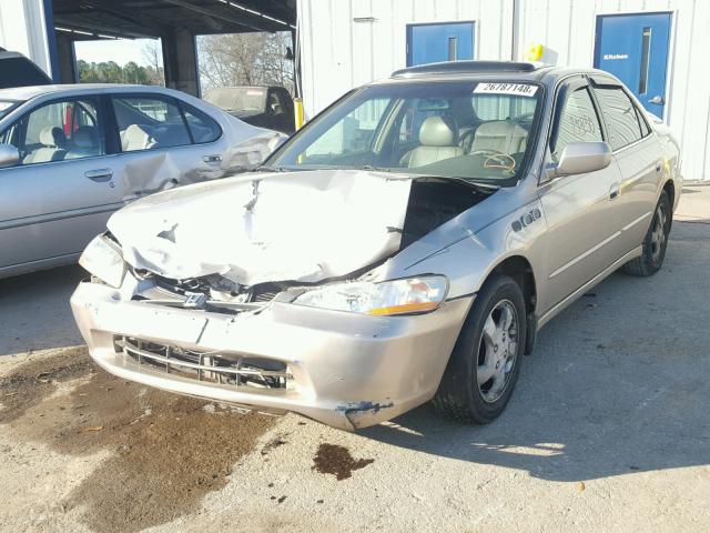 1HGCG5654XA092602 - 1999 HONDA ACCORD EX GOLD photo 2