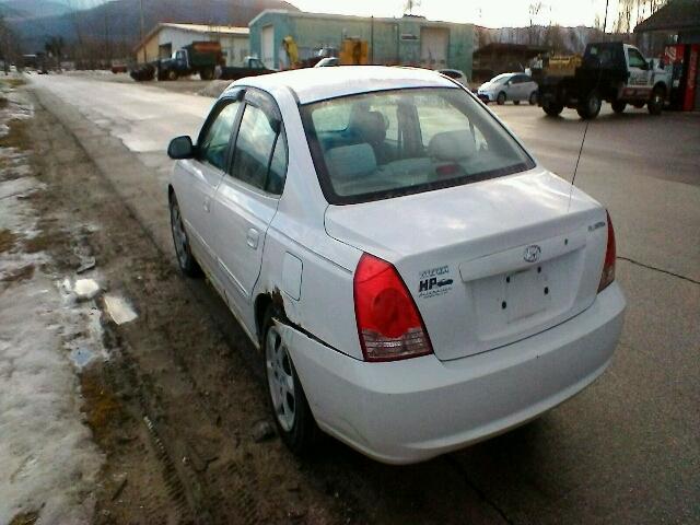 KMHDN46D35U931530 - 2005 HYUNDAI ELANTRA GL WHITE photo 3