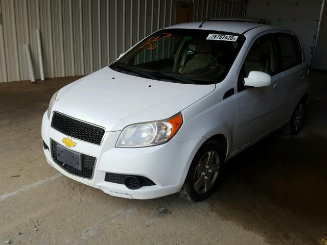 KL1TD6DE3BB116673 - 2011 CHEVROLET AVEO LS WHITE photo 2