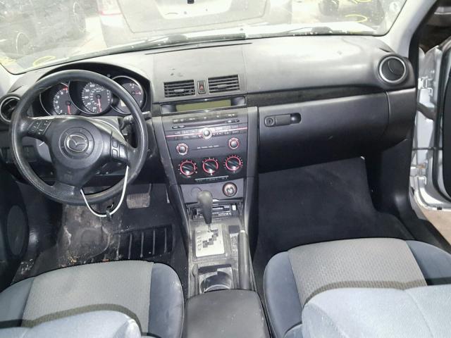 JM1BK12F641109914 - 2004 MAZDA 3 I SILVER photo 9