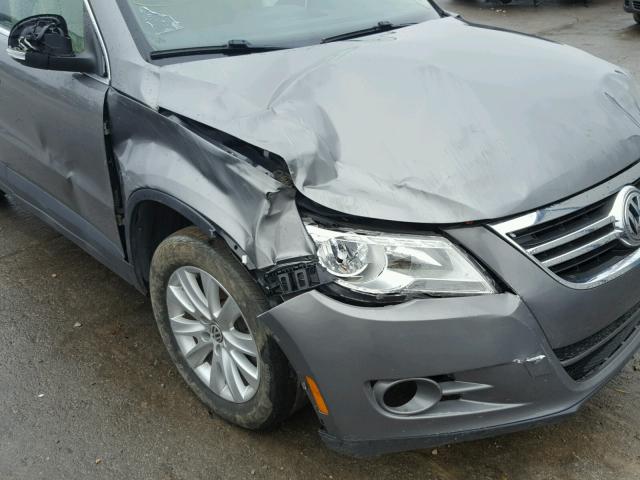 WVGAV7AX6AW504119 - 2010 VOLKSWAGEN TIGUAN S GRAY photo 9
