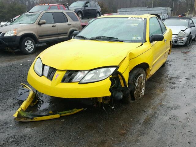 1G2JB12F747334579 - 2004 PONTIAC SUNFIRE YELLOW photo 2