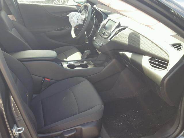 1G1ZB5ST3HF197950 - 2017 CHEVROLET MALIBU LS ნაცრისფერი ფოტო 5