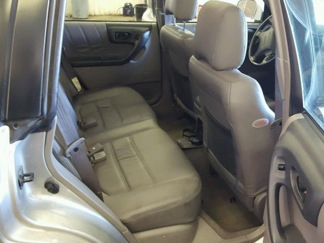 JF1SF65652H717477 - 2002 SUBARU FORESTER S 银色 照片 5