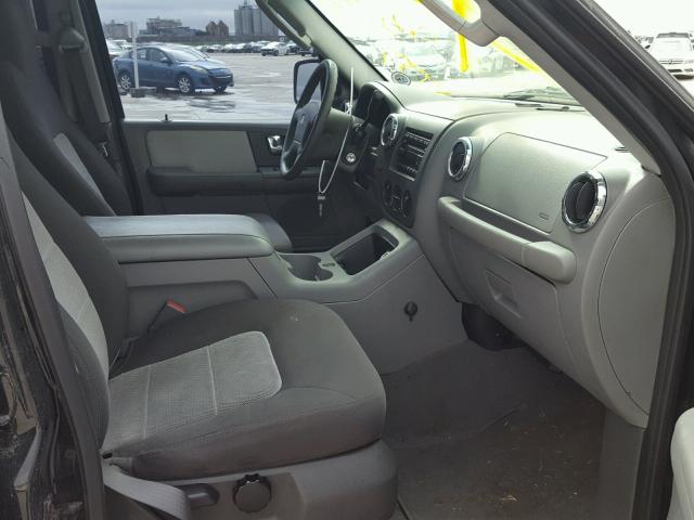 1FMPU15566LA99584 - 2006 FORD EXPEDITION BLACK photo 5