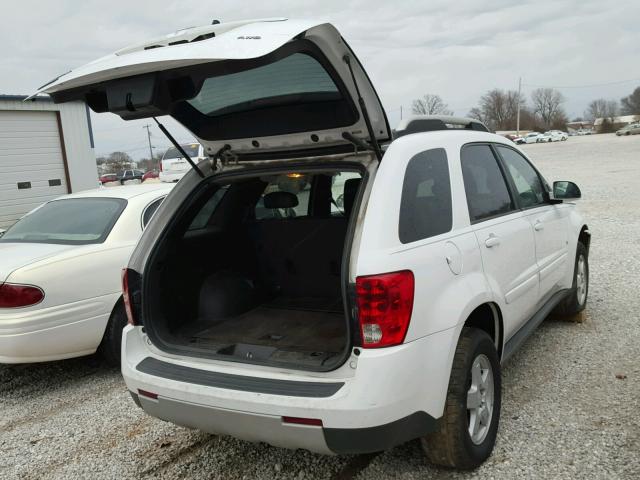 2CKDL43F096226875 - 2009 PONTIAC TORRENT WHITE photo 4