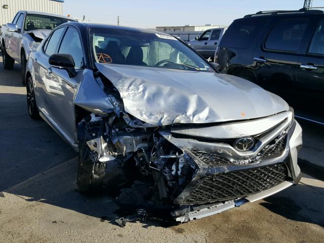 4T1BZ1HK7JU003980 - 2018 TOYOTA CAMRY XSE SILVER photo 1