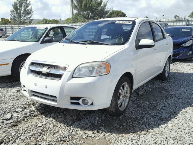 KL1TD56688B201002 - 2008 CHEVROLET AVEO BASE WHITE photo 2