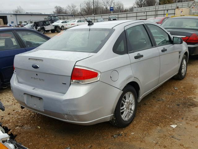 1FAHP35N98W143855 - 2008 FORD FOCUS SE SILVER photo 4