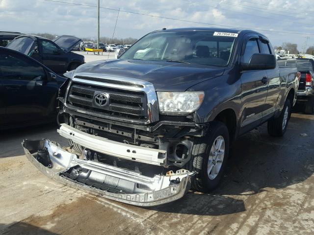 5TFRM5F13BX021864 - 2011 TOYOTA TUNDRA DOU GRAY photo 2