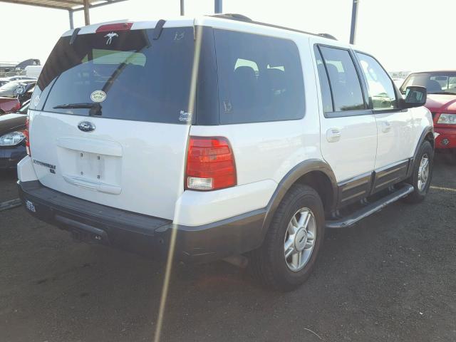 1FMRU15W74LA56855 - 2004 FORD EXPEDITION WHITE photo 4