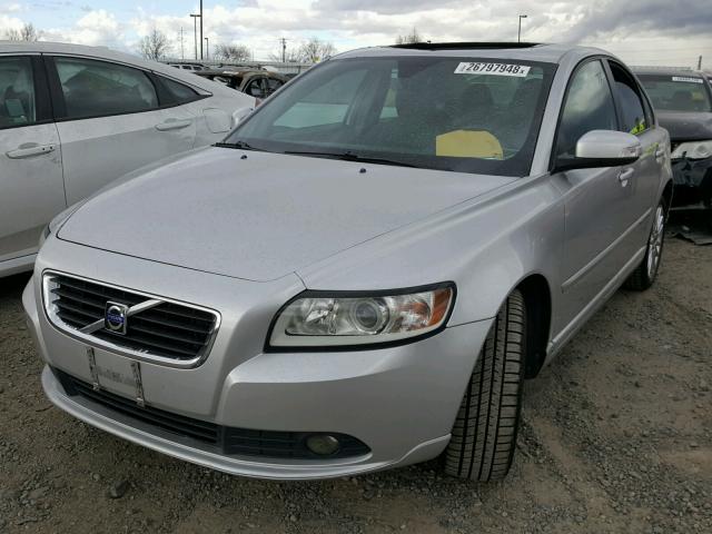 YV1390MS0A2504563 - 2010 VOLVO S40 2.4I SILVER photo 2