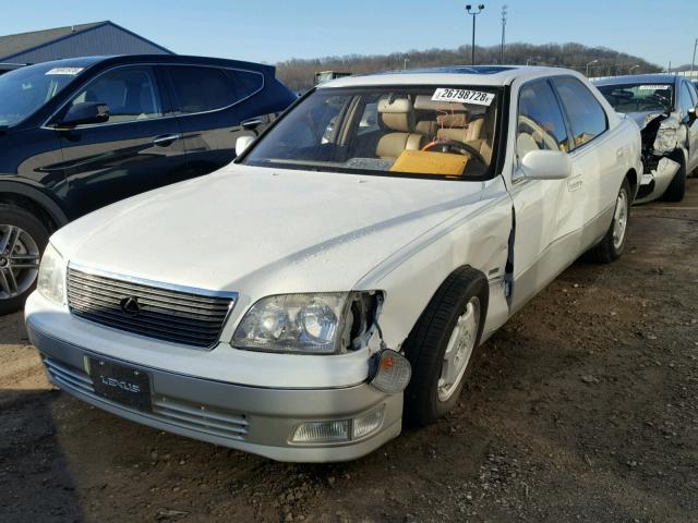 JT8BH28F9Y0177386 - 2000 LEXUS LS 400 WHITE photo 2