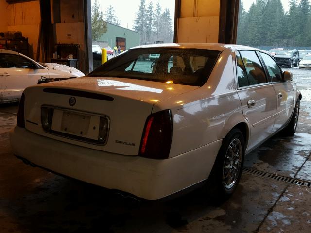 1G6KD54Y0YU304060 - 2000 CADILLAC DEVILLE WHITE photo 4